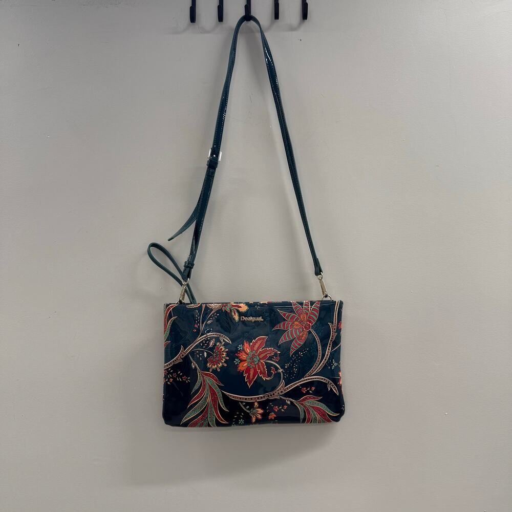 Desigual Discovery Macau wallet - Picture 9 of 13